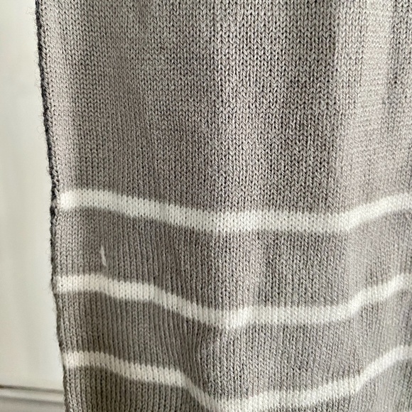 Calvin Klein Logo White and Gray Stripe Scarf - Picture 6 of 7